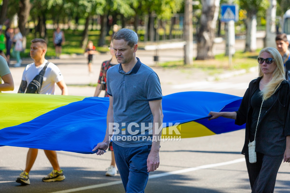 Світловодська громада провела в останню земну дорогу захисника України Олега Кривого