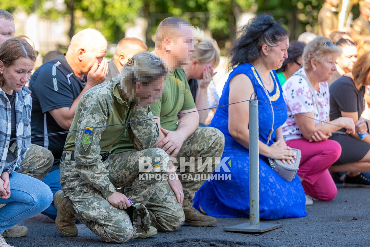 Світловодська громада провела в останню земну дорогу захисника України Олега Кривого