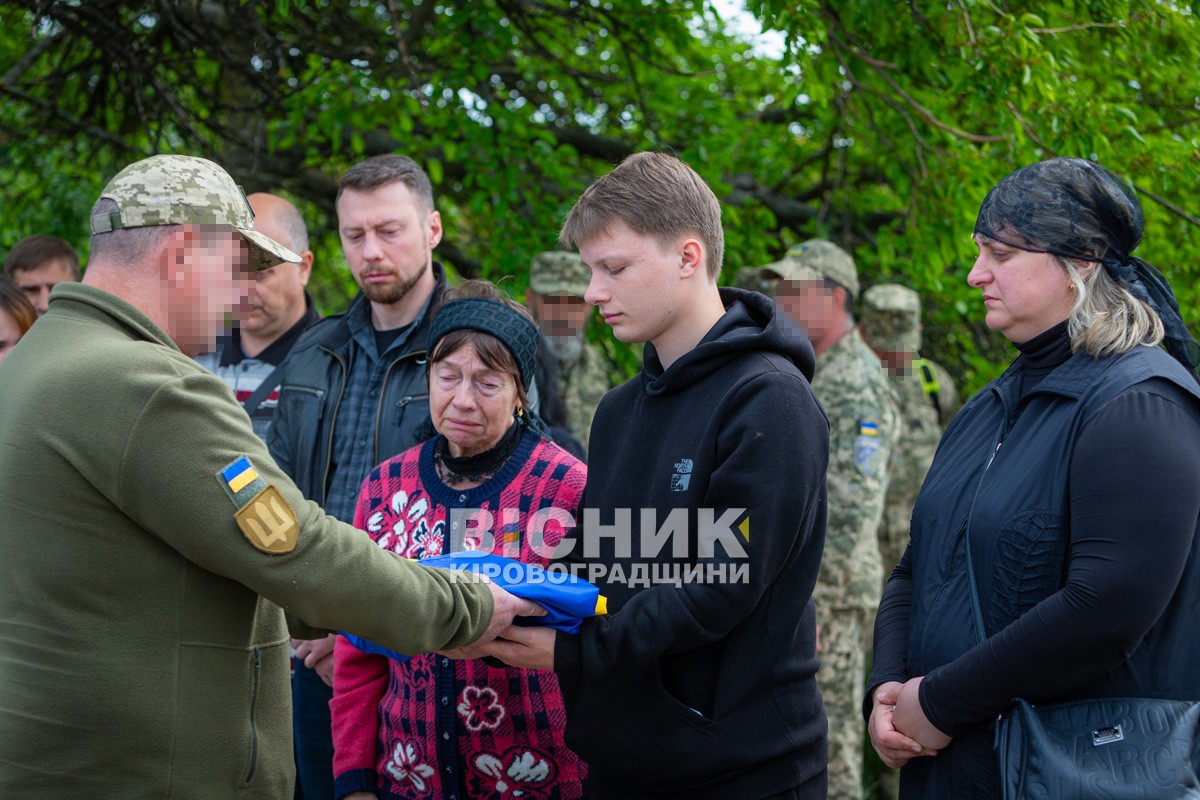 Світловодськ віддав останню шану захиснику України Віталію Матковському