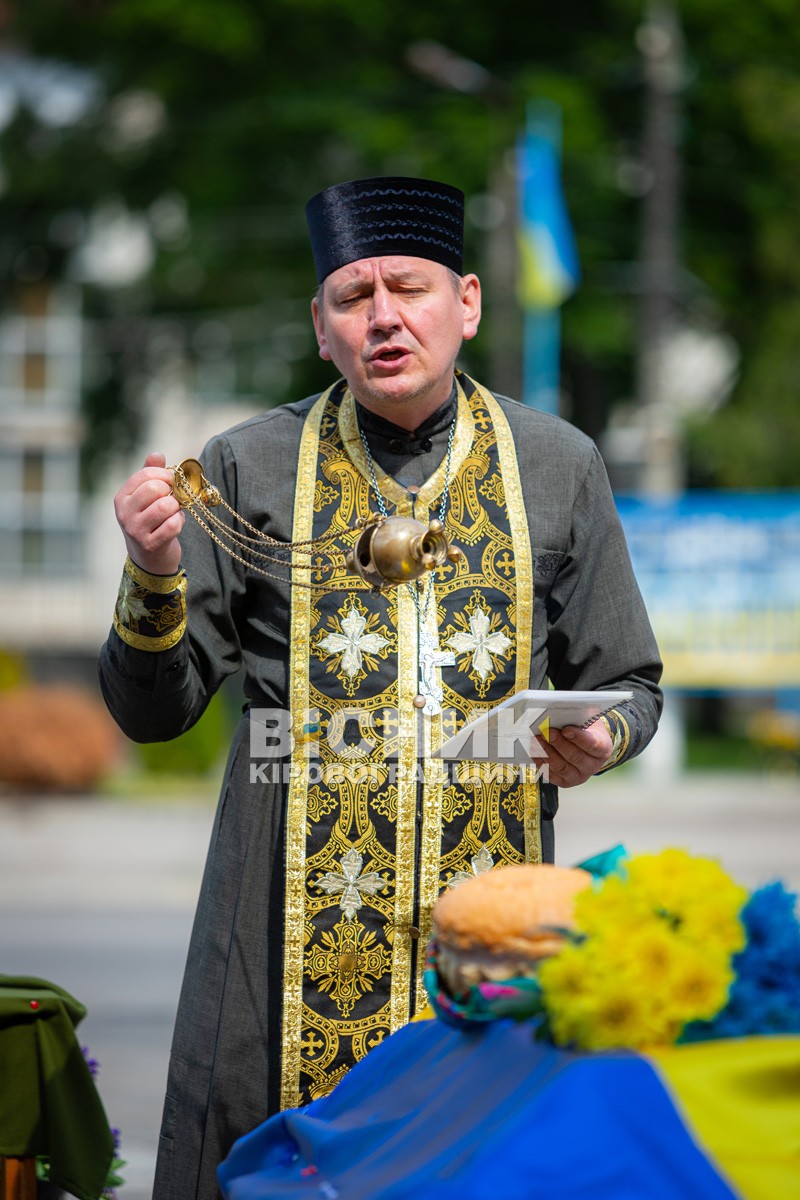 Світловодськ віддав останню шану захиснику України Віталію Матковському