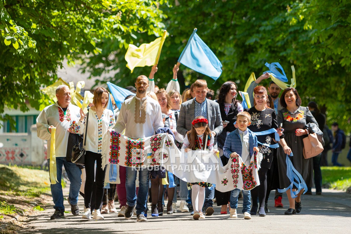 Всесвітній день вишиванки у Світловодську (ФОТО, ВІДЕО)