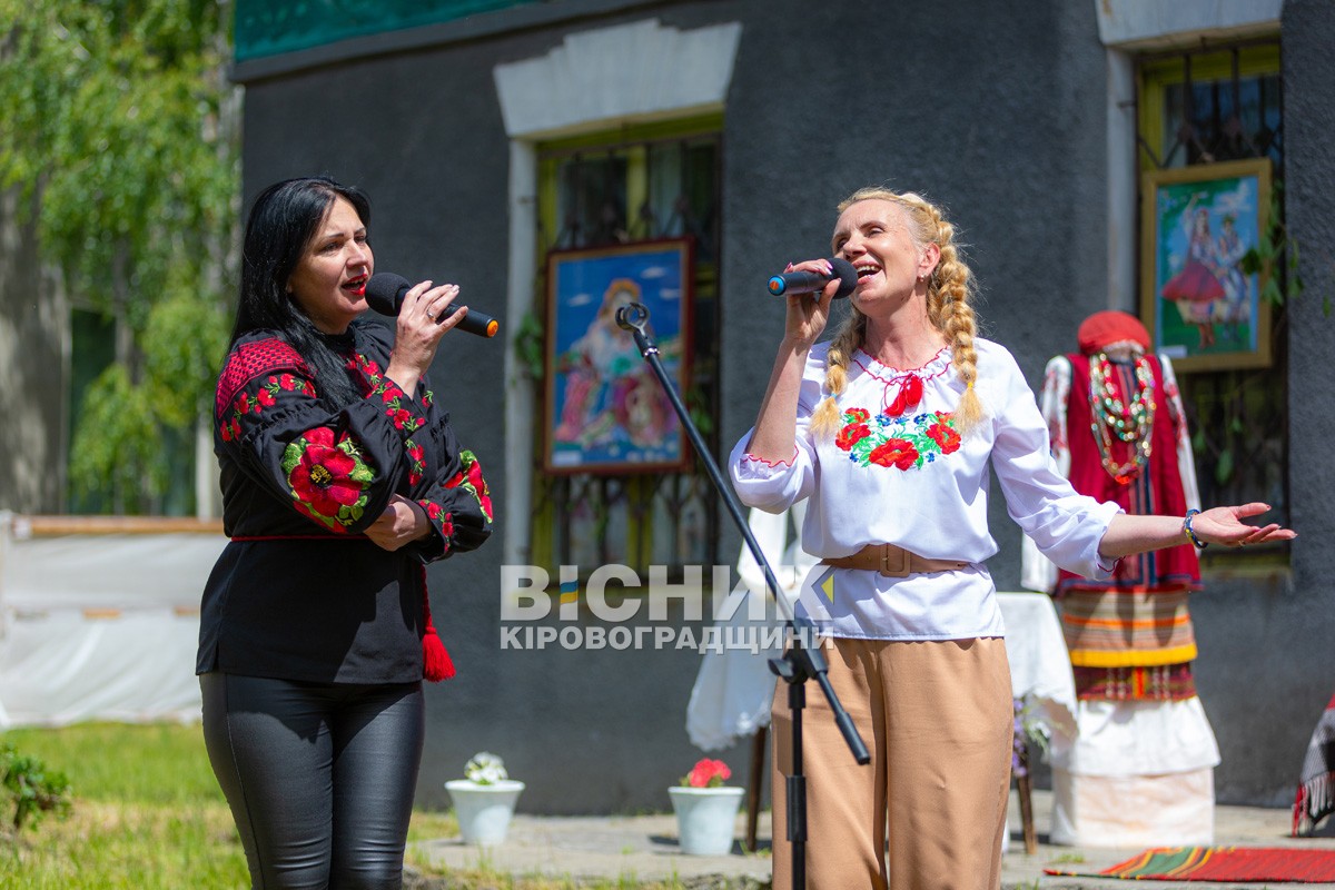 Всесвітній день вишиванки у Світловодську (ФОТО, ВІДЕО)