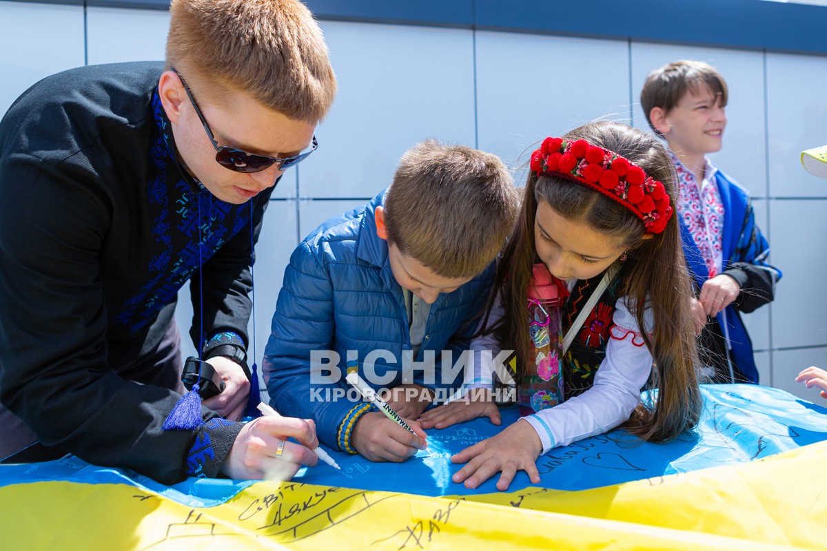 Всесвітній день вишиванки у Світловодську (ФОТО, ВІДЕО)