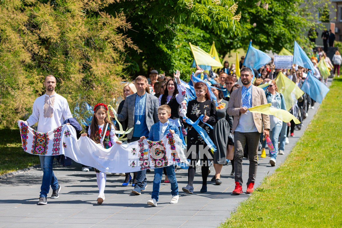 Всесвітній день вишиванки у Світловодську (ФОТО, ВІДЕО)