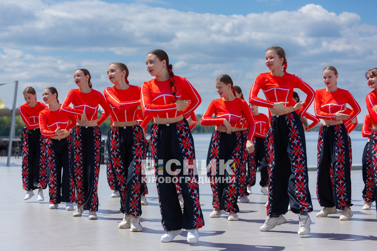 Всесвітній день вишиванки у Світловодську (ФОТО, ВІДЕО)