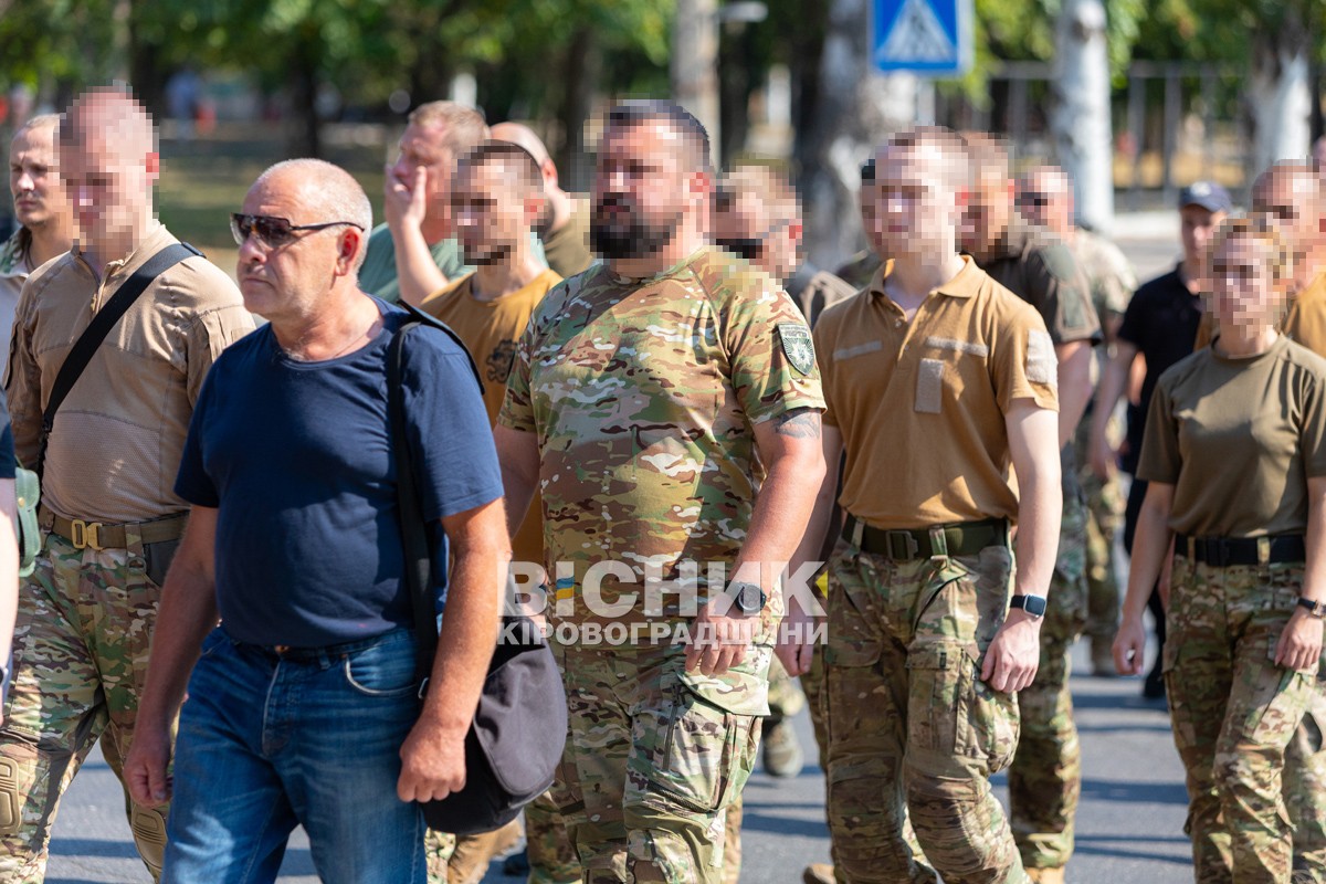 Світловодська громада провела в останню путь захисника України Владислава Чуракова