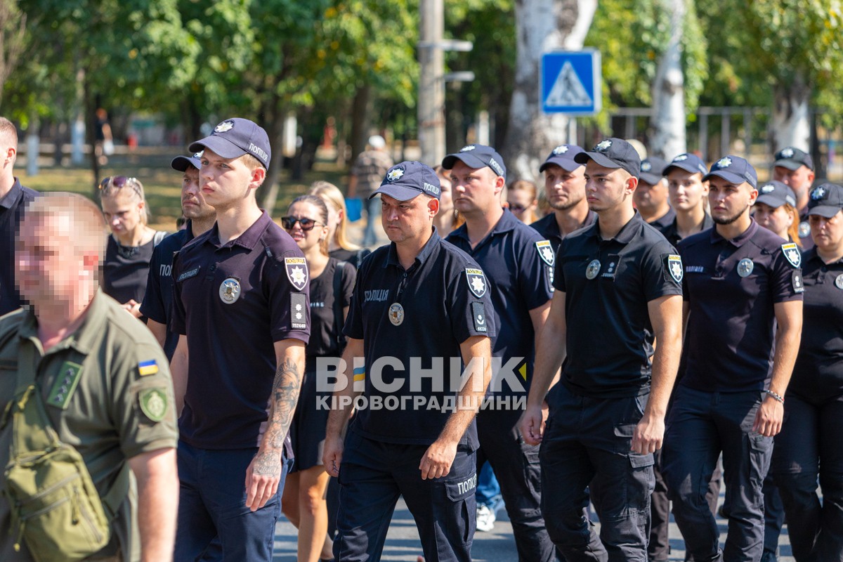 Світловодська громада провела в останню путь захисника України Владислава Чуракова