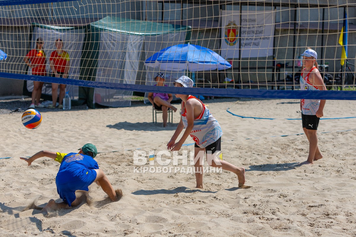 У Світловодську відбувся відкритий чемпіонат з волейболу пляжного