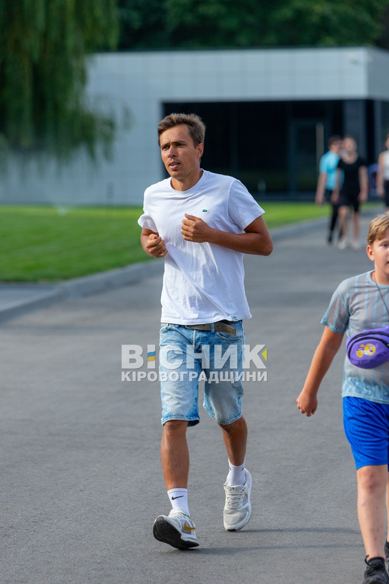 У Світловодську відбувся забіг «Шаную воїнів, біжу за героїв України»