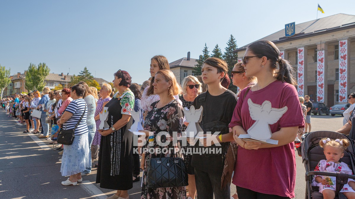 У День Незалежності у Світловодську відкрили алею Слави