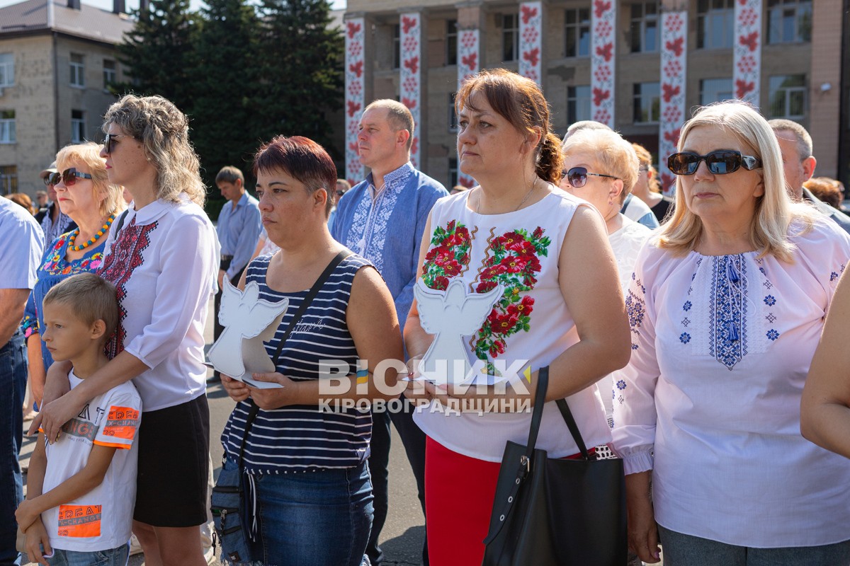 У День Незалежності у Світловодську відкрили алею Слави