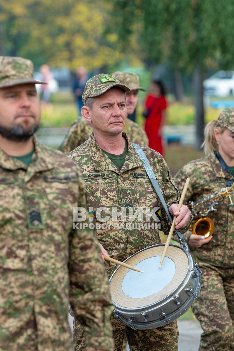 Власівка попрощалася із захисником України Володимиром Шумановим