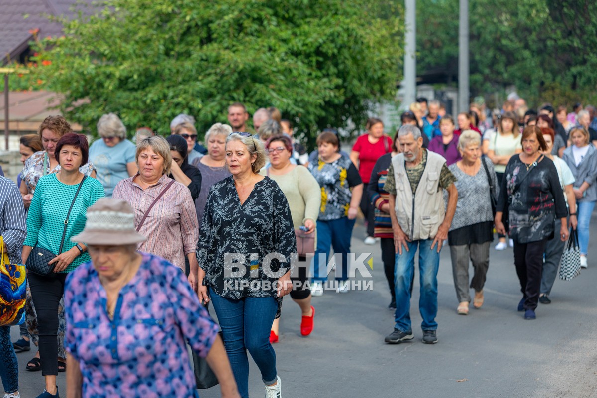 Власівка попрощалася із захисником України Володимиром Шумановим