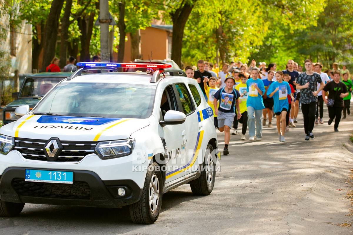 Власівку вітали з днем народження і донейтили на військо