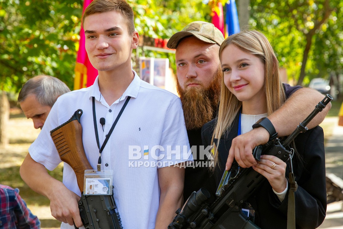 Власівку вітали з днем народження і донейтили на військо