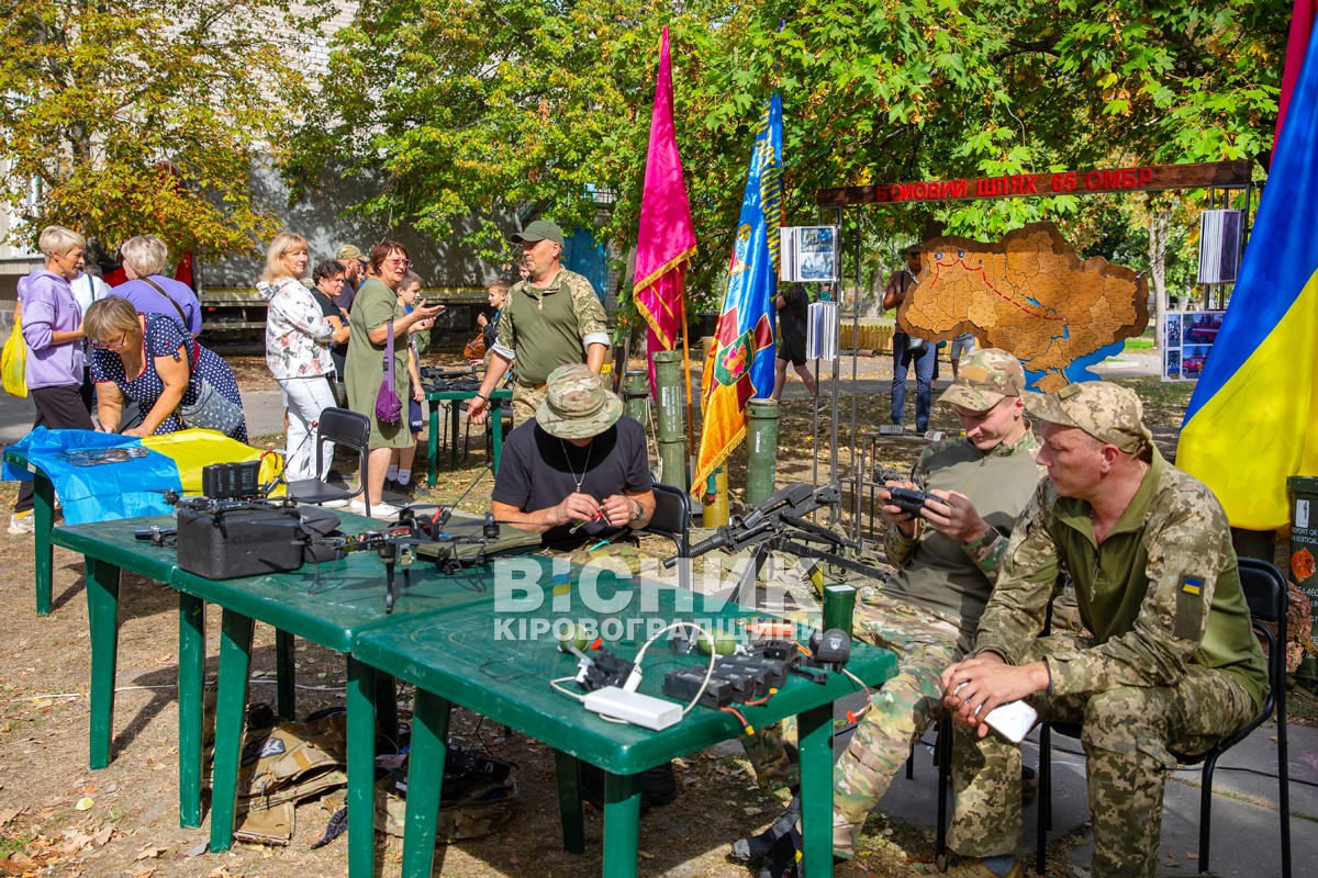 Власівку вітали з днем народження і донейтили на військо