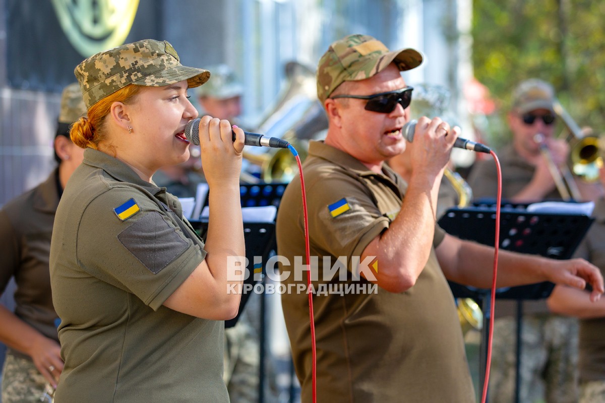 Власівку вітали з днем народження і донейтили на військо