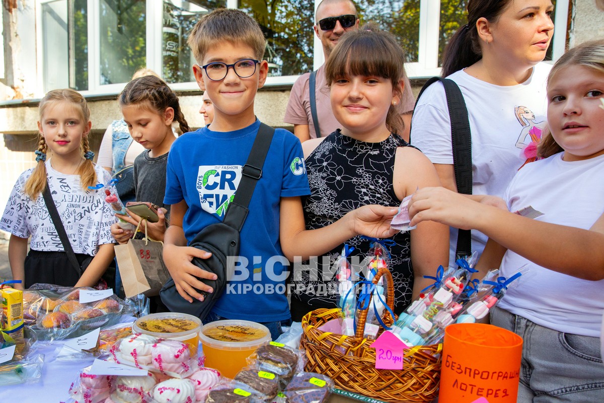 Власівку вітали з днем народження і донейтили на військо