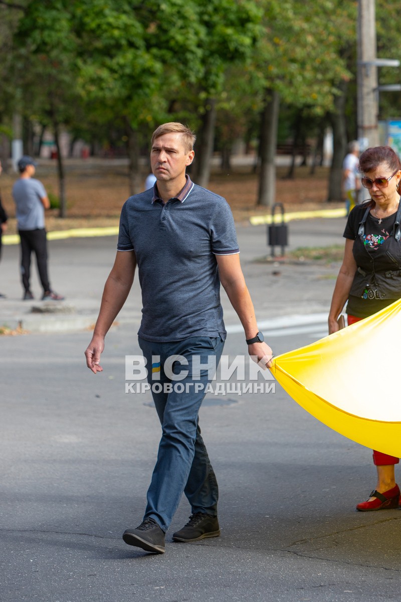 Світловодська громада провела в останню земну дорогу захисника України Дениса Терновського