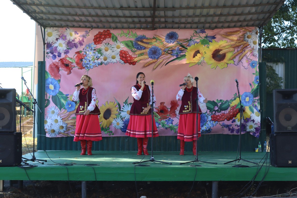 Село Петрове вітали  з днем народження