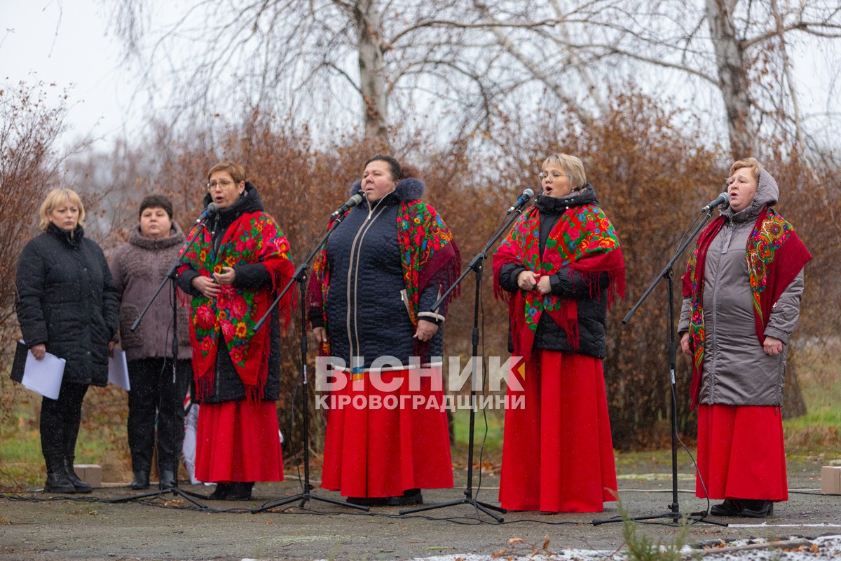 У Великій Андрусівці відкрили алею пам’яті героям