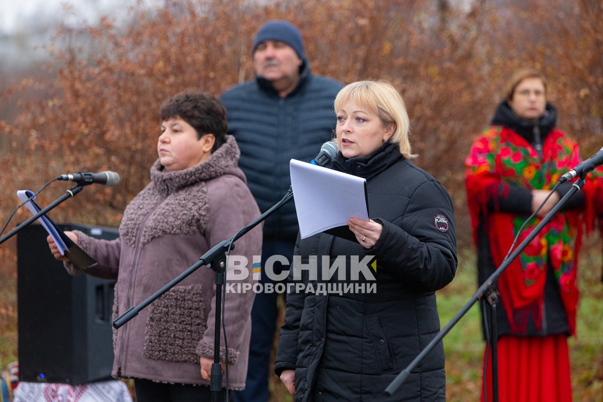 У Великій Андрусівці відкрили алею пам’яті героям