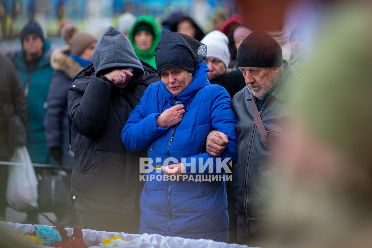 Світловодська громада провела в останню земну дорогу Руслана Тушка