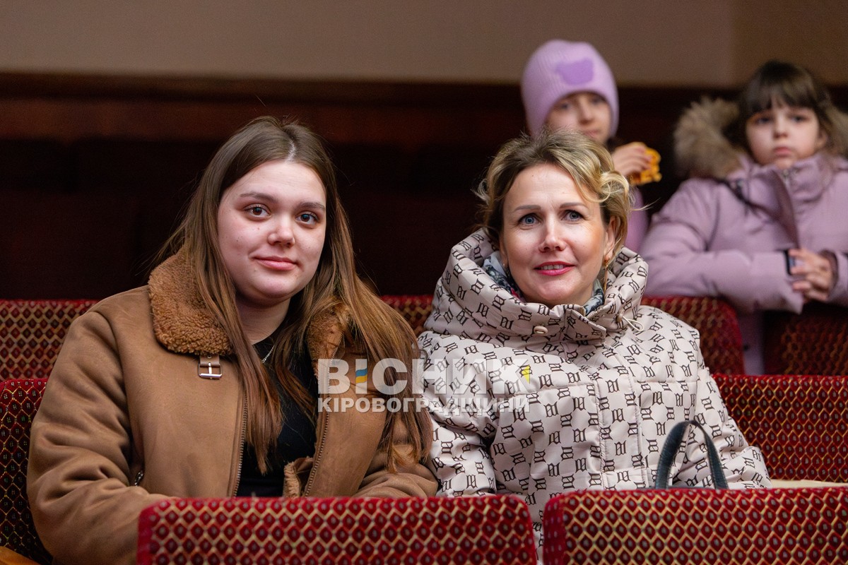 Пам’ять про Кузьму — у піснях і вчинках: у Світловодську відбувся благодійний концерт