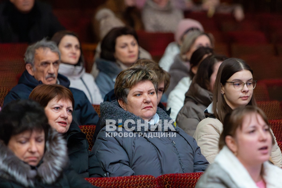 Пам’ять про Кузьму — у піснях і вчинках: у Світловодську відбувся благодійний концерт