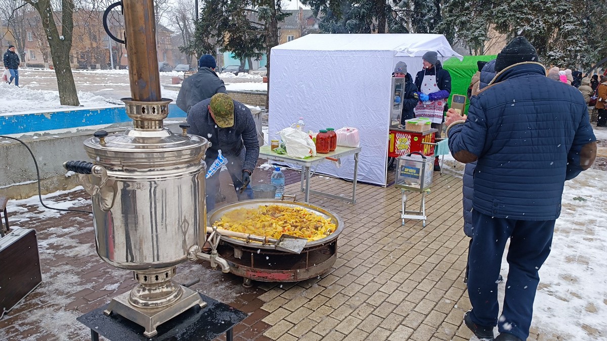 Традиційна «Щедра масниця»  у Знам’янській громаді збирала на ЗСУ