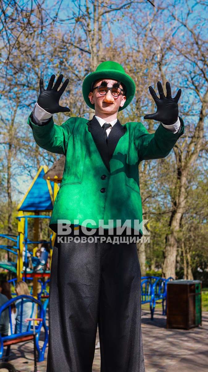 Квіткова феєрія та хіти Руслани: як Кропивницький відкрив весняний сезон у Дендропарку Квіткова феєрія та хіти Руслани: як Кропивницький відкрив весняний сезон у Дендропарку