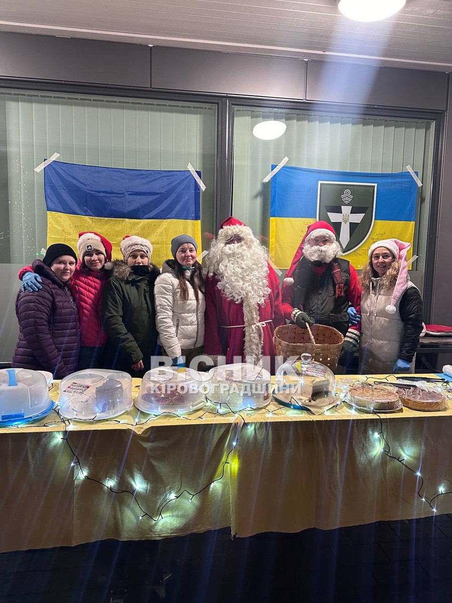 Як у Фінляндії світловодським волонтерам на пошиття евакуаційних нош збирають Як у Фінляндії світловодським волонтерам на пошиття евакуаційних нош збирають