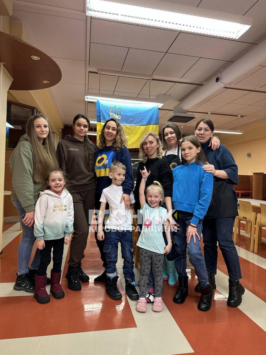 Як у Фінляндії світловодським волонтерам на пошиття евакуаційних нош збирають Як у Фінляндії світловодським волонтерам на пошиття евакуаційних нош збирають