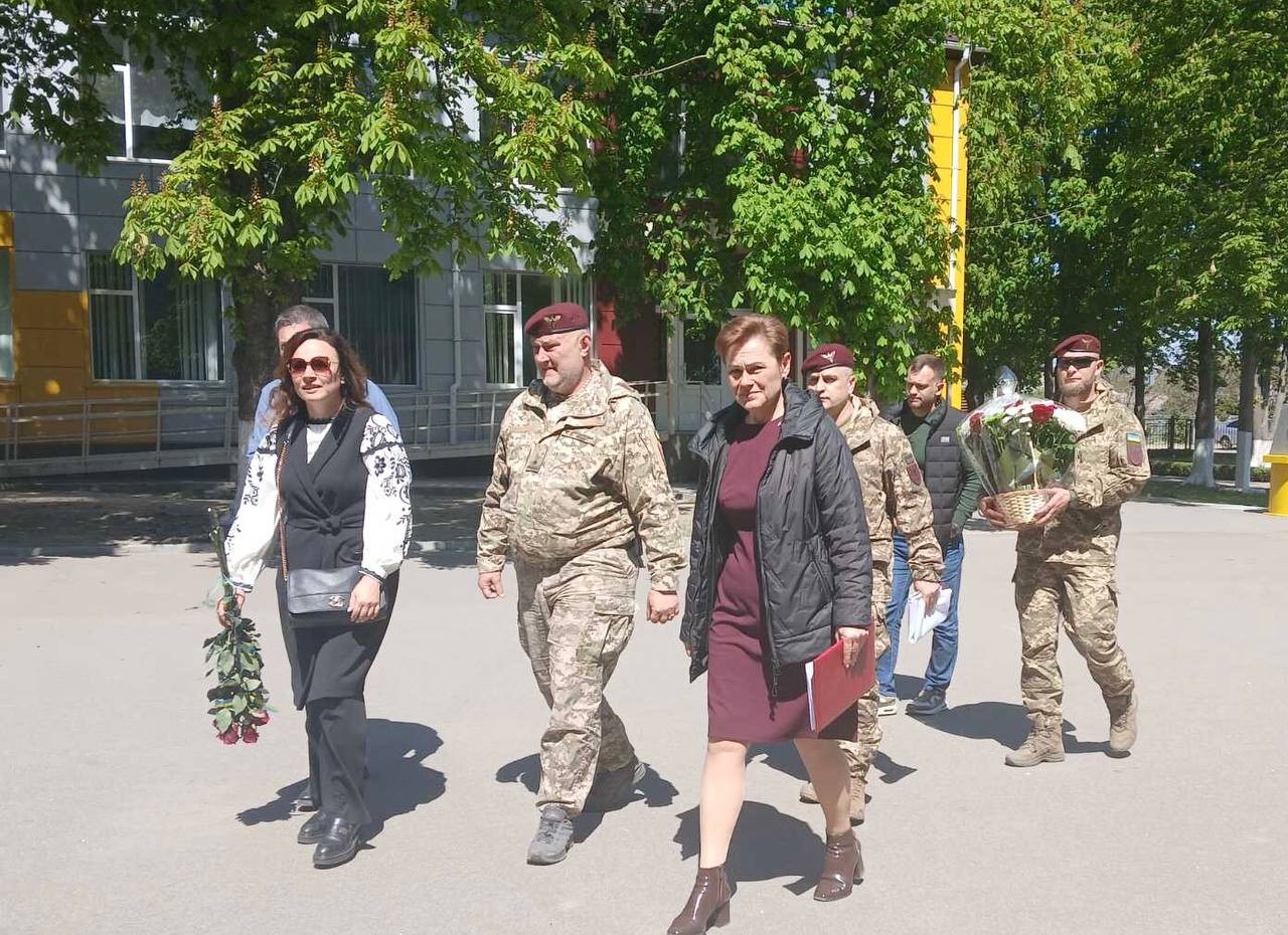 В Олександрівці відкрили меморіальні дошки на честь Ігоря Шишака і Павла Сипка В Олександрівці відкрили меморіальні дошки на честь Ігоря Шишака і Павла Сипка