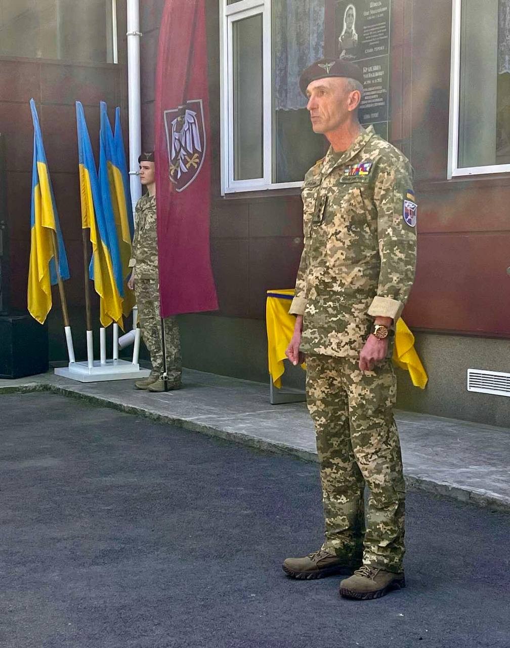 В Олександрівці відкрили меморіальні дошки на честь Ігоря Шишака і Павла Сипка В Олександрівці відкрили меморіальні дошки на честь Ігоря Шишака і Павла Сипка