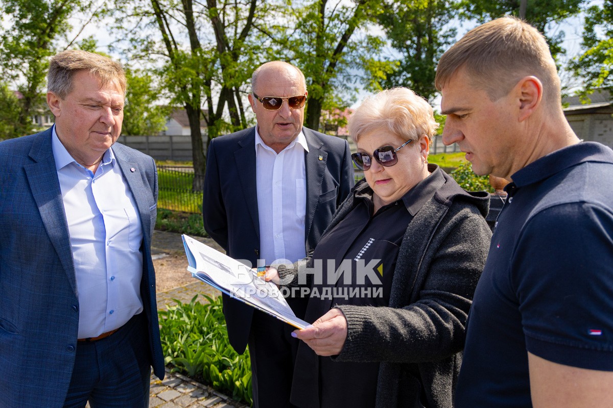 У Власівці вшанували полеглих у Другій світовій війні У Власівці вшанували полеглих у Другій світовій війні