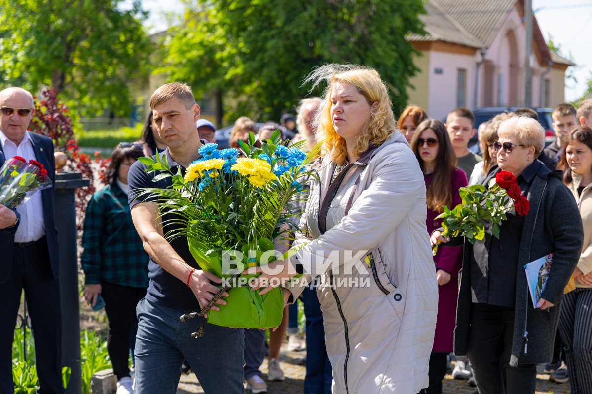 У Власівці вшанували полеглих у Другій світовій війні У Власівці вшанували полеглих у Другій світовій війні