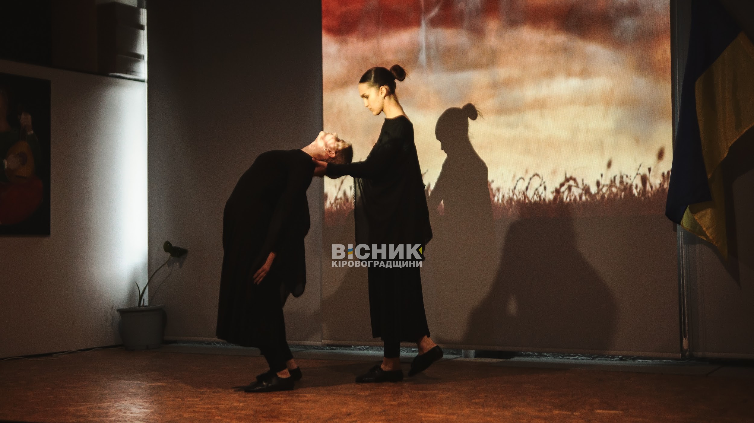 Від 1939 до 2024: у Кропивницькому провели урок памʼяті про дві війни України Від 1939 до 2024: у Кропивницькому провели урок памʼяті про дві війни України