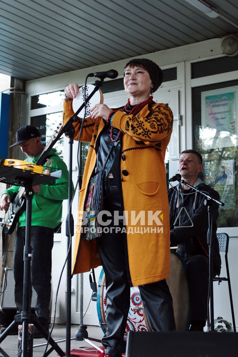 «Де земля тремтить»: гурт «ЯРИ» провів у Кропивницькому концерт, що став ритуалом єднання