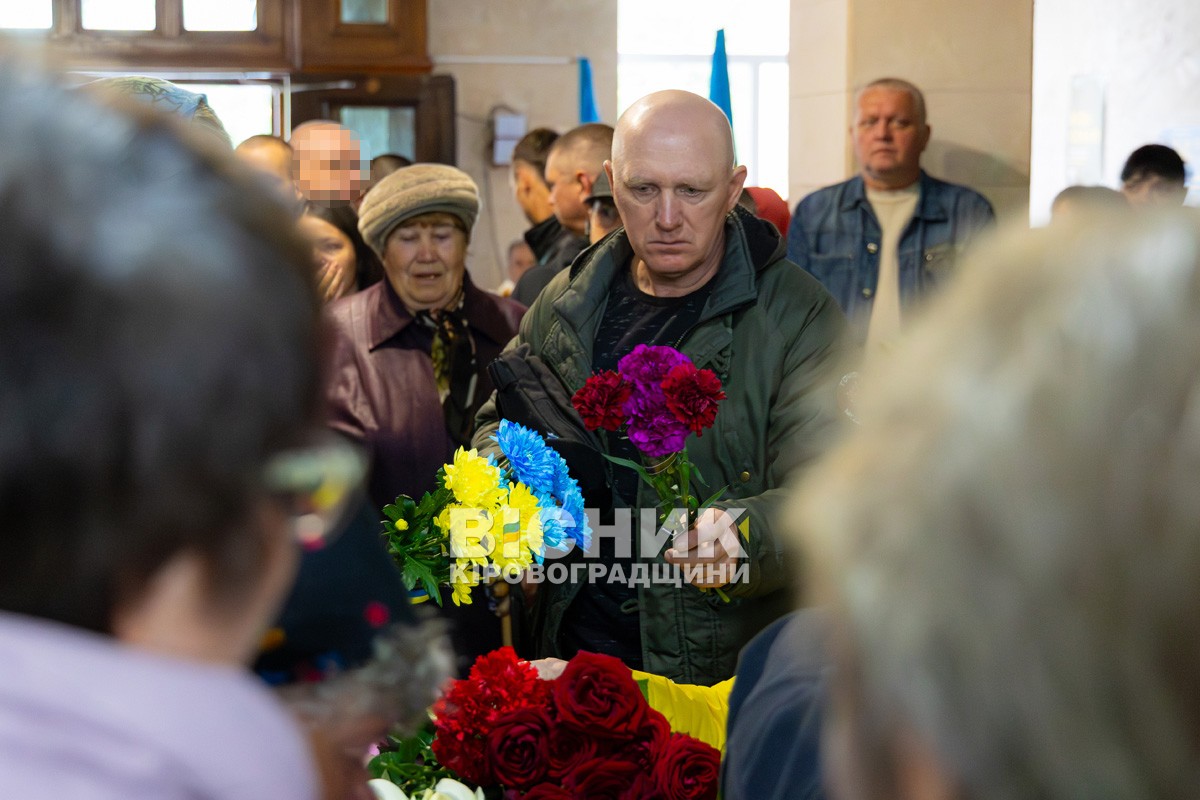 Назавжди 31: Світловодськ попрощався з полеглим захисником України Андрієм Ткаченком