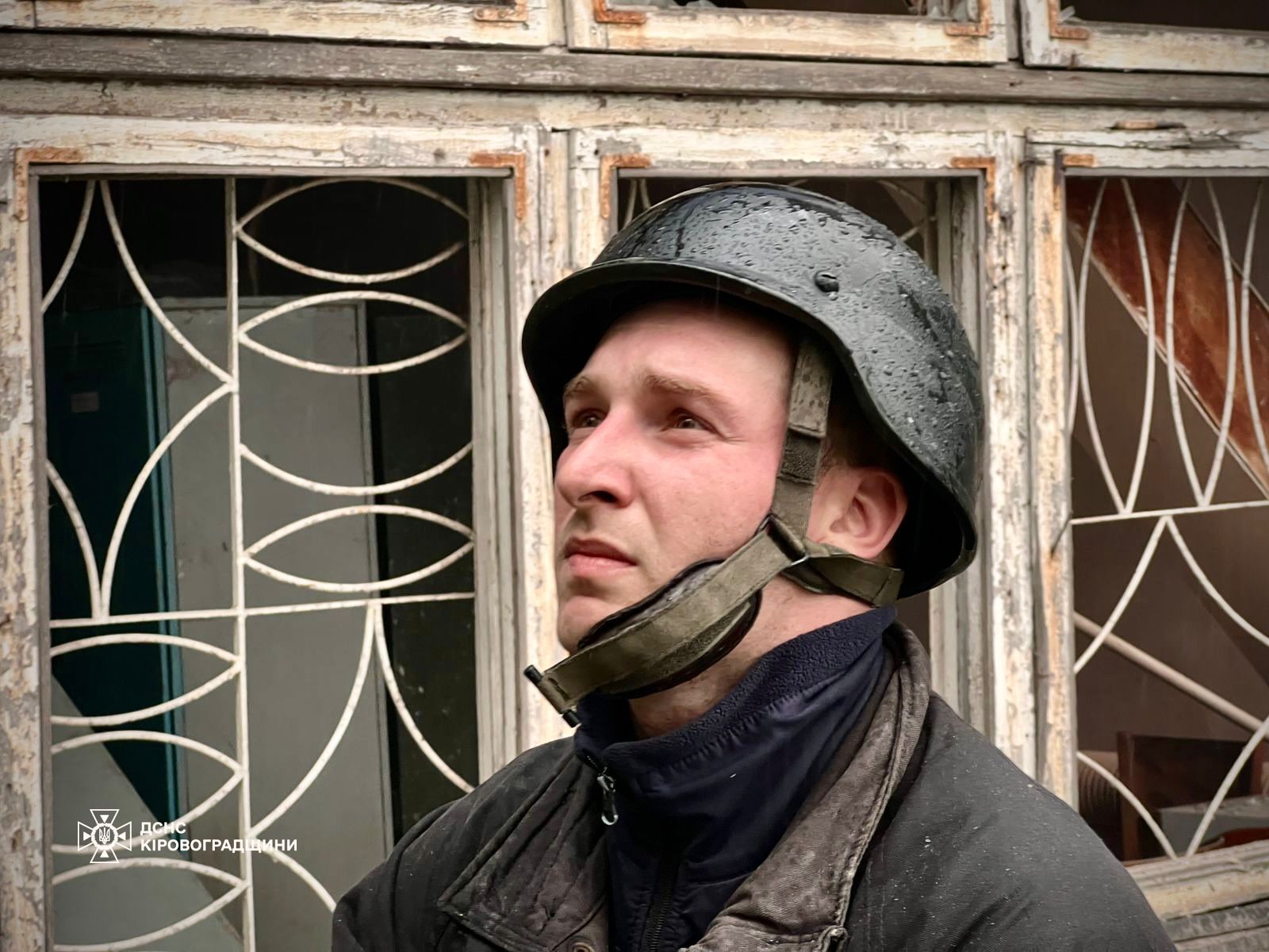 Ворог атакував промислове підприємство у Світловодську: є постраждалі, зруйноване житло, тривають рятувальні роботи Ворог атакував промислове підприємство у Світловодську: є постраждалі, зруйноване житло, тривають рятувальні роботи
