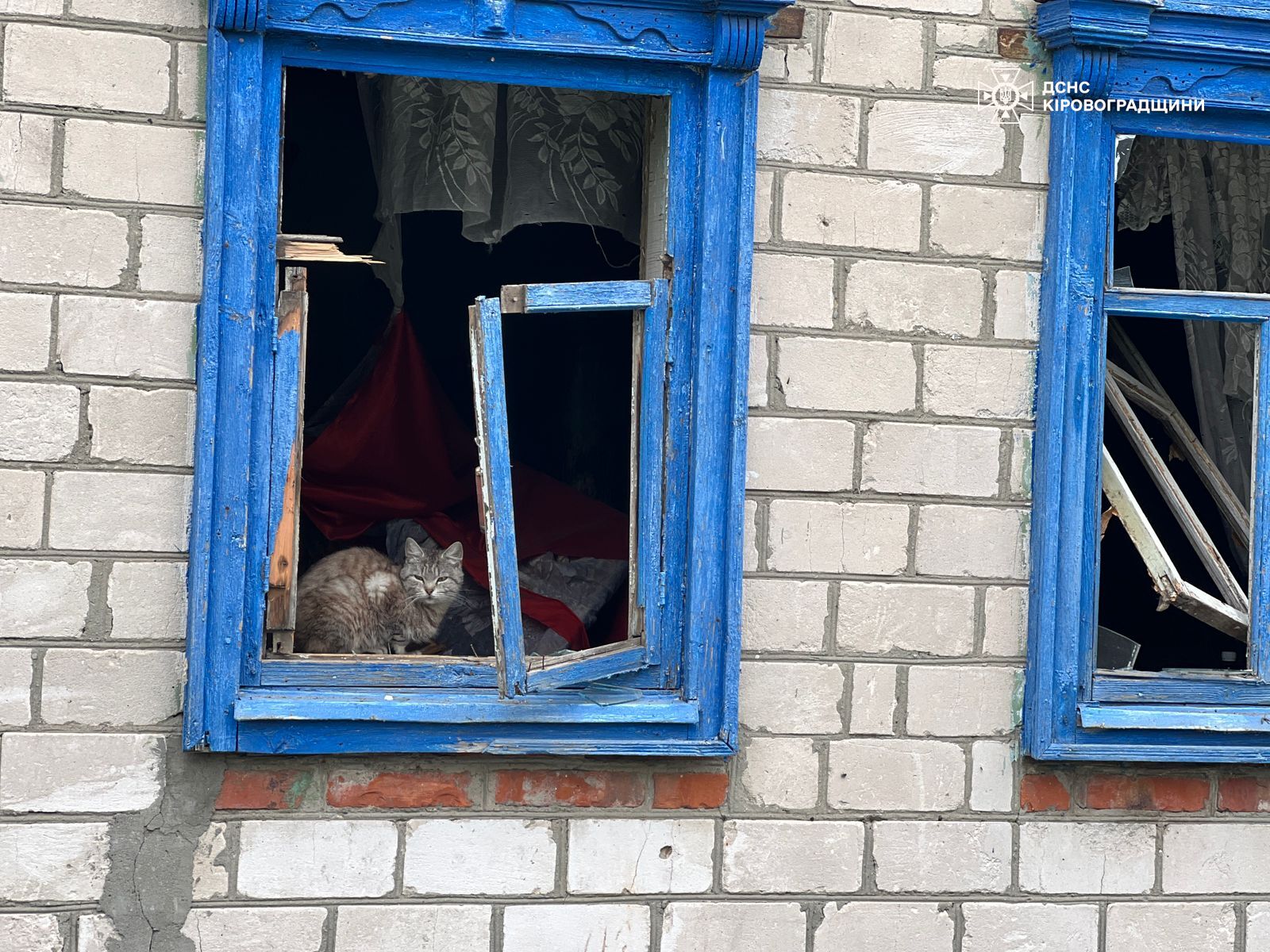 Ворог атакував промислове підприємство у Світловодську: є постраждалі, зруйноване житло, тривають рятувальні роботи Ворог атакував промислове підприємство у Світловодську: є постраждалі, зруйноване житло, тривають рятувальні роботи