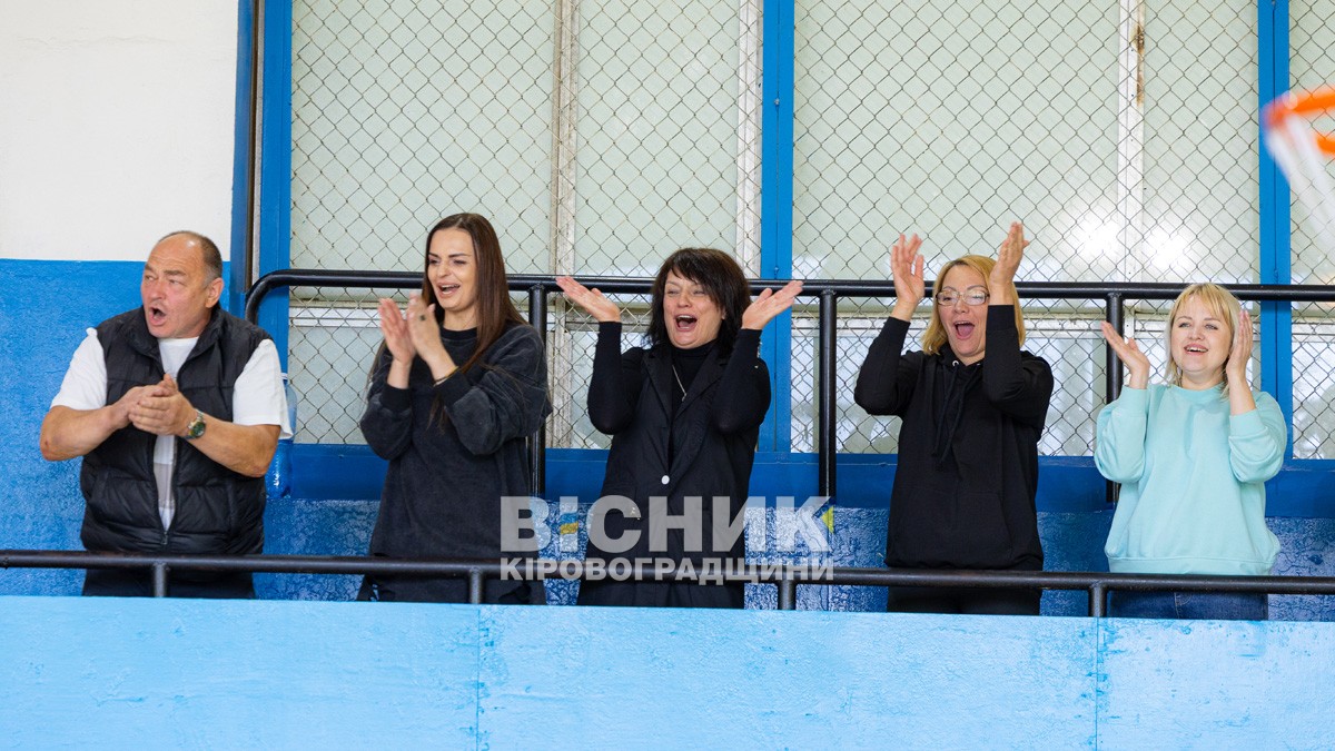 «Комети» сяяли на домашньому паркеті — Світловодськ виборов перемогу у всеукраїнському турнірі