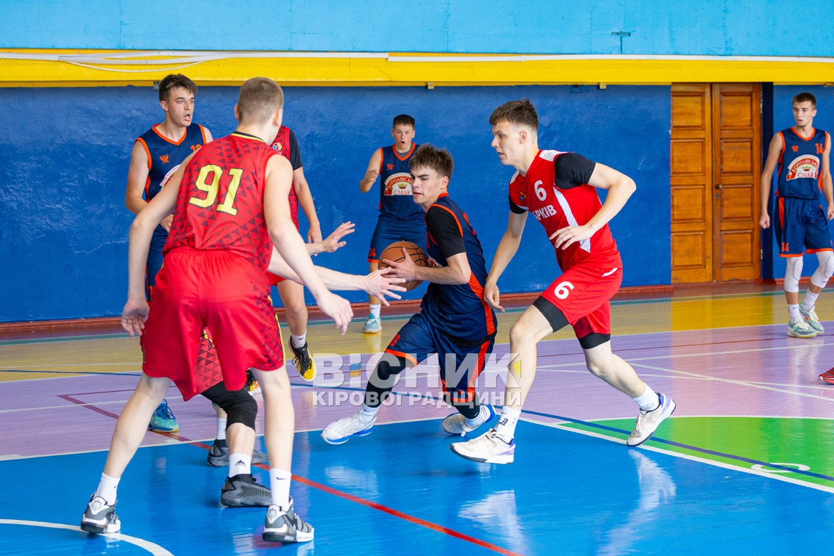 «Комети» сяяли на домашньому паркеті — Світловодськ виборов перемогу у всеукраїнському турнірі