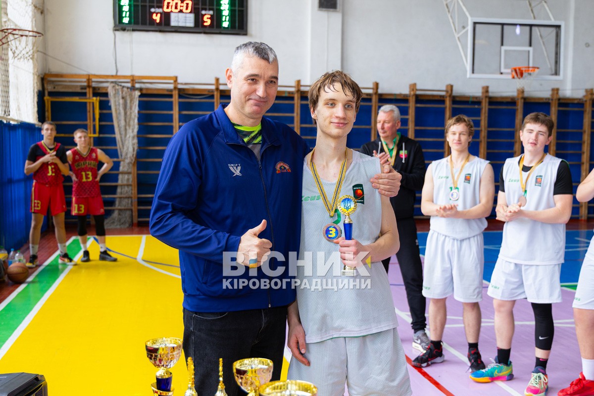 «Комети» сяяли на домашньому паркеті — Світловодськ виборов перемогу у всеукраїнському турнірі