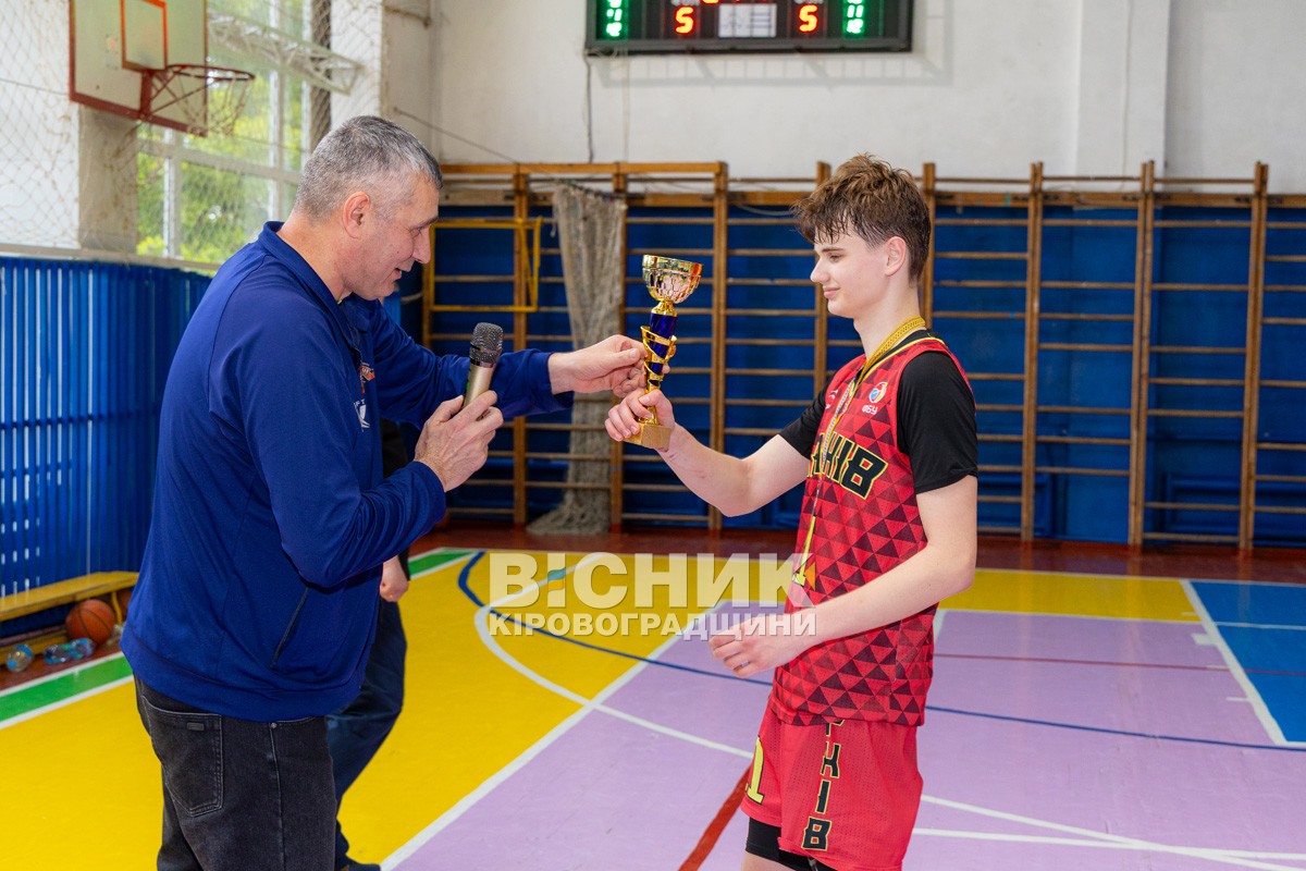 «Комети» сяяли на домашньому паркеті — Світловодськ виборов перемогу у всеукраїнському турнірі