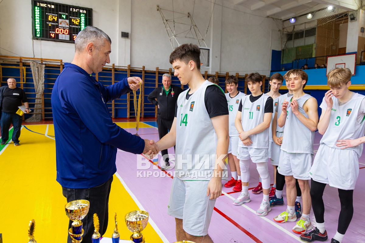 «Комети» сяяли на домашньому паркеті — Світловодськ виборов перемогу у всеукраїнському турнірі