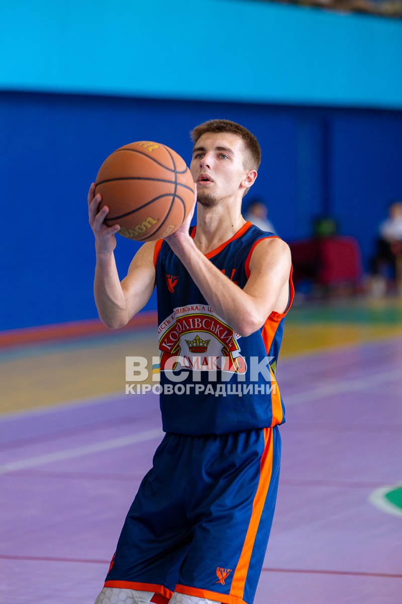 «Комети» сяяли на домашньому паркеті — Світловодськ виборов перемогу у всеукраїнському турнірі