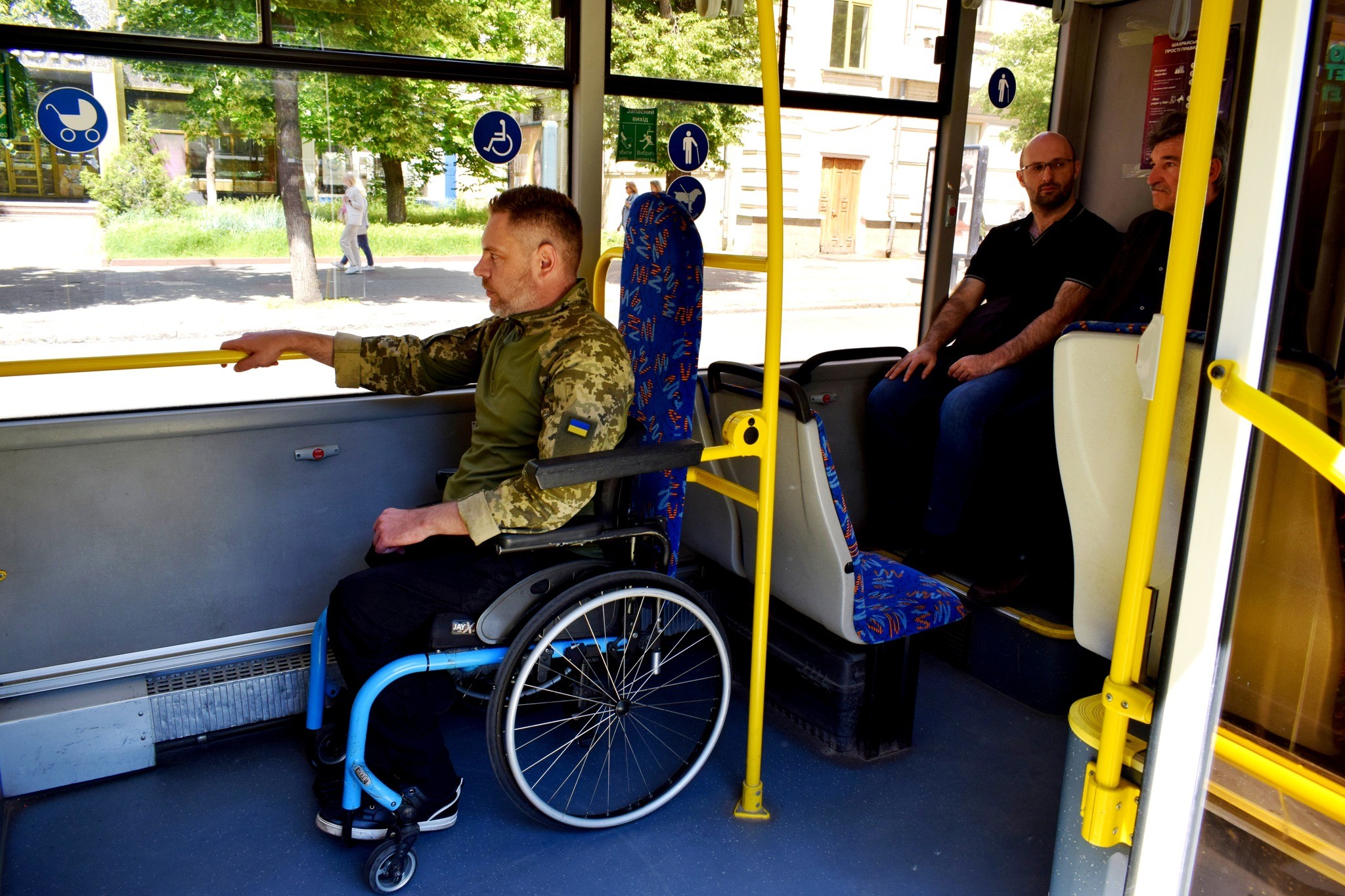 У Кропивницькому стартувало маркування перших безбар’єрних маршрутів