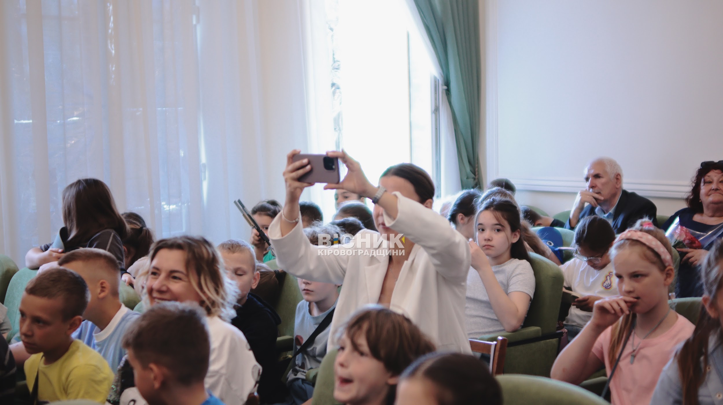 "Музичний калейдоскоп": наймолодші музиканти виступили на сцені Кропивницького